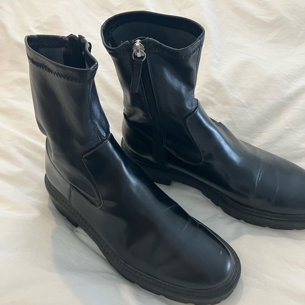 Zara Women’s Black Vegan Leather Zip Slim Ankle Boot 39/9